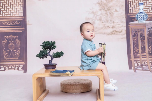 延边女宝宝换尿布 延边女宝宝换尿布